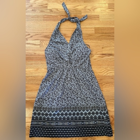 Athleta Dresses & Skirts - ATHLETA Women's Pack Everywhere Halter Dress Side Zip Back Tie Size 4
